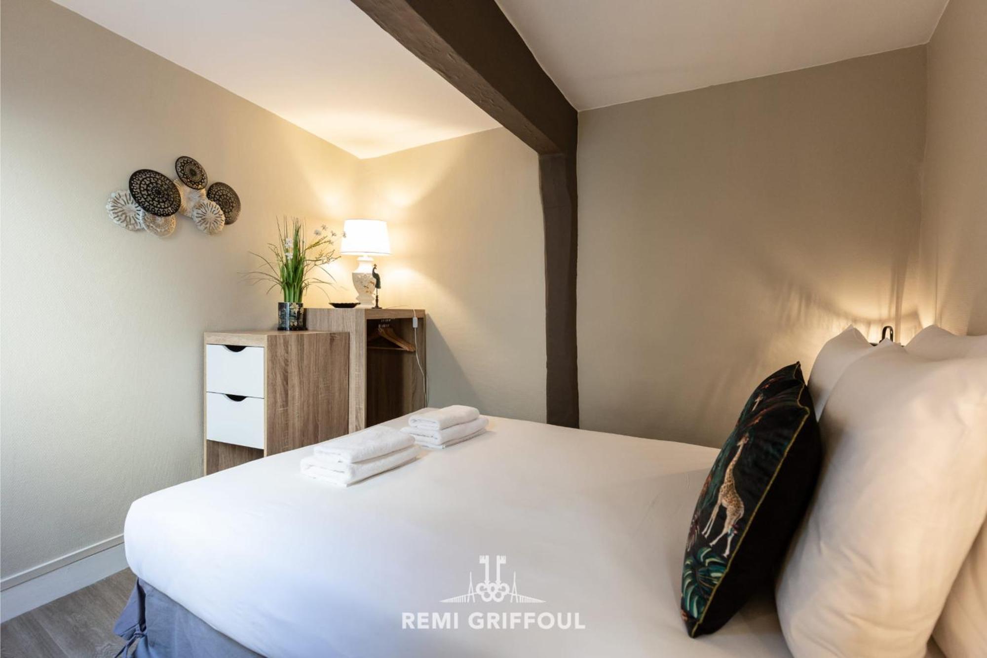 Emeraude Cozy Nest 3 Heart Of Historic District 2 Guests オンフルール エクステリア 写真